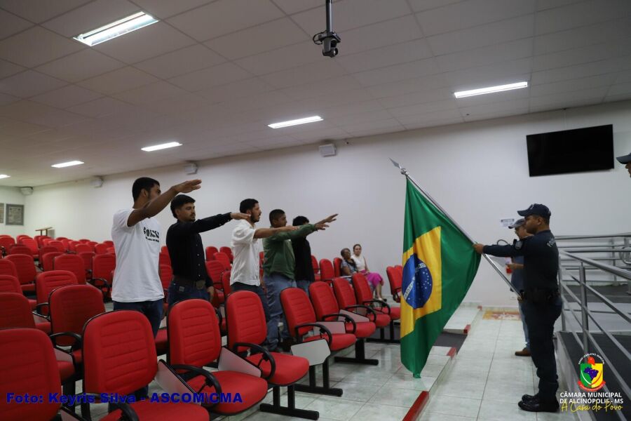 Imagem ea3ea66a-8a99-4d32-a1e0-85b426e1c3bd